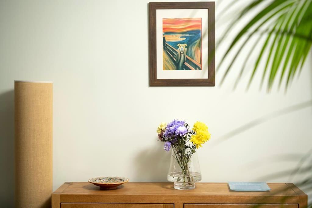 Victoria Park 2 Bedroom House W/ Garden & Parking ลอนดอน ภายนอก รูปภาพ